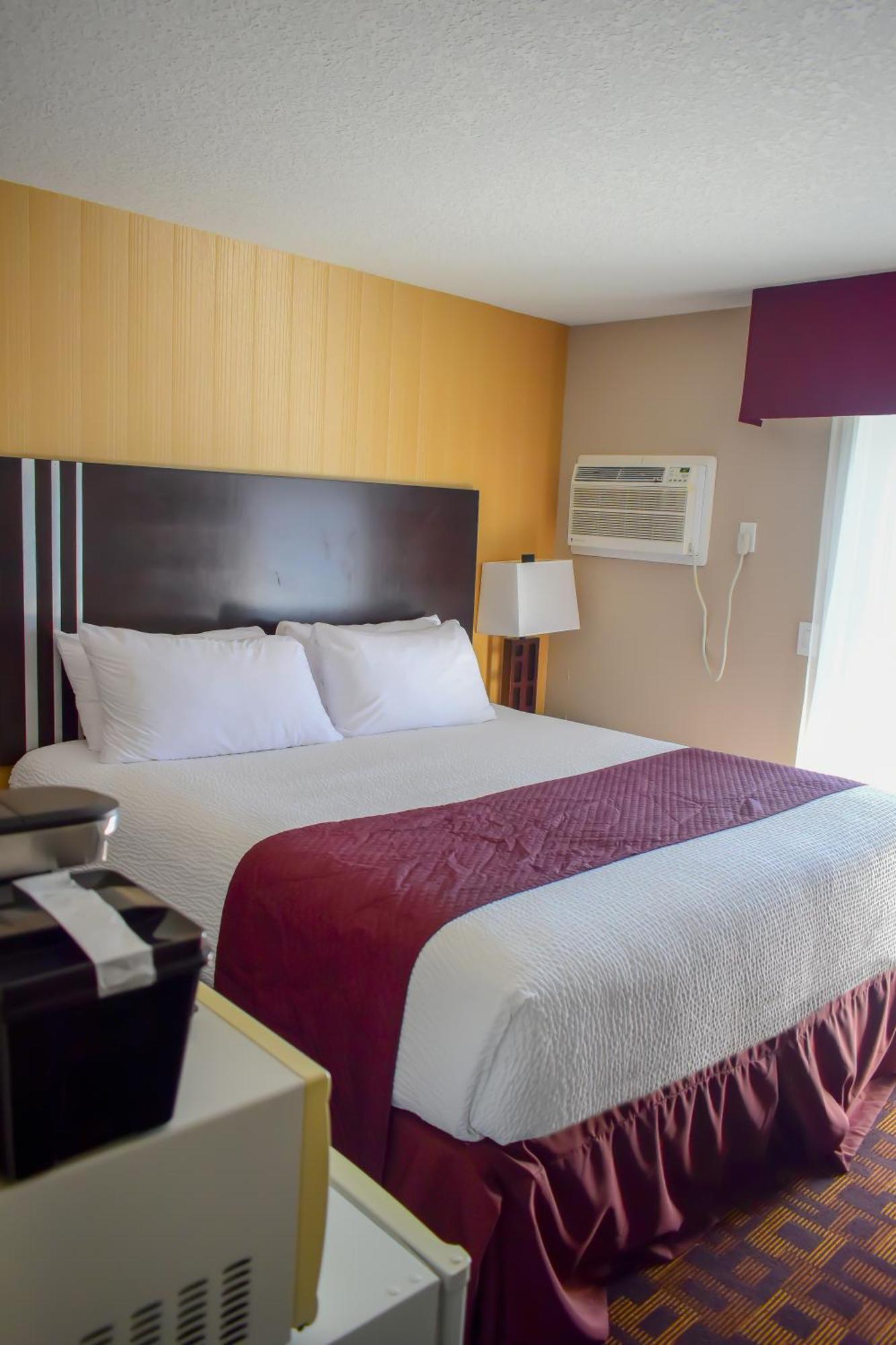 Days Inn By Wyndham Sylvan Lake Exterior photo